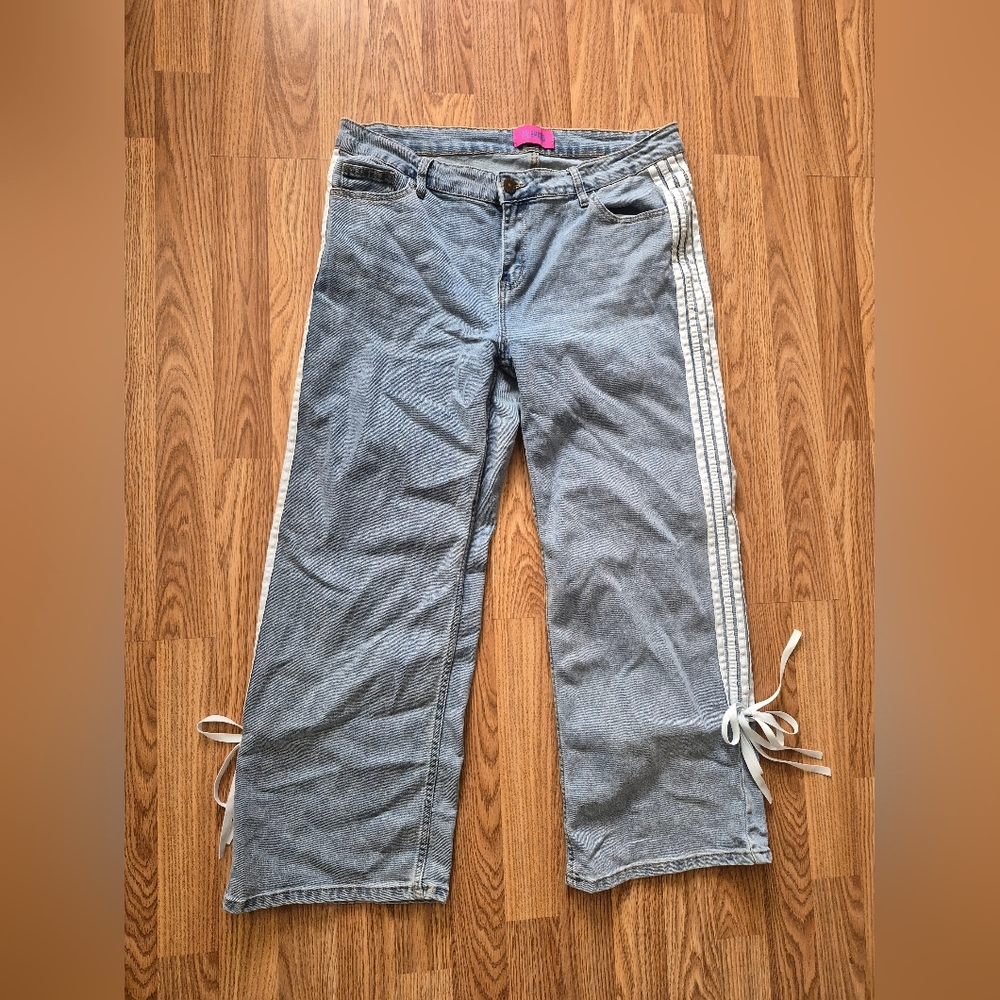 Telepatía Women's Pants with White Bows